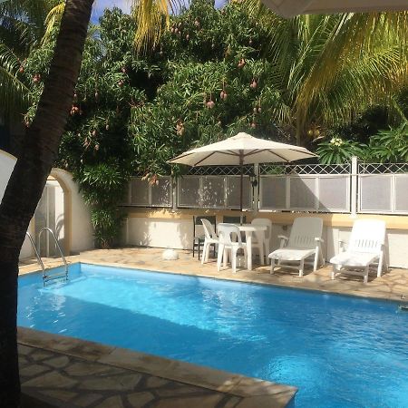 Rayan Tourist Villa Flic en Flac Exterior foto