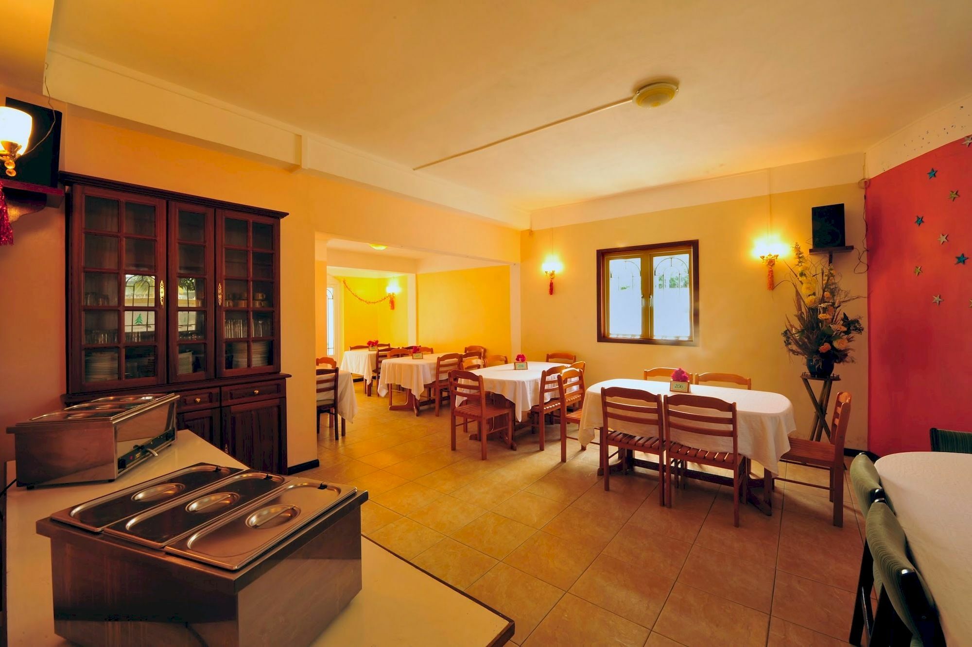 Rayan Tourist Villa Flic en Flac Exterior foto