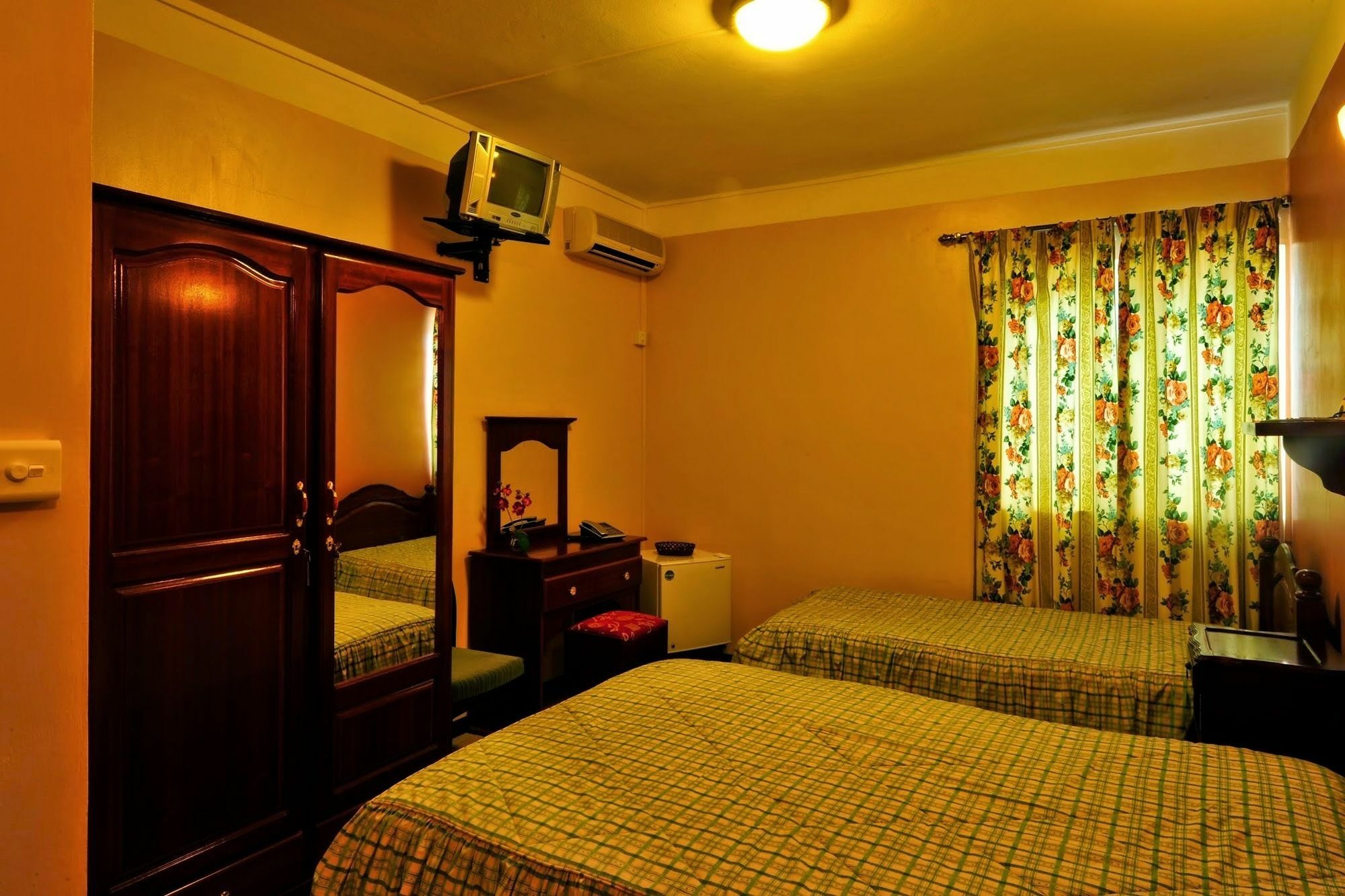 Rayan Tourist Villa Flic en Flac Exterior foto