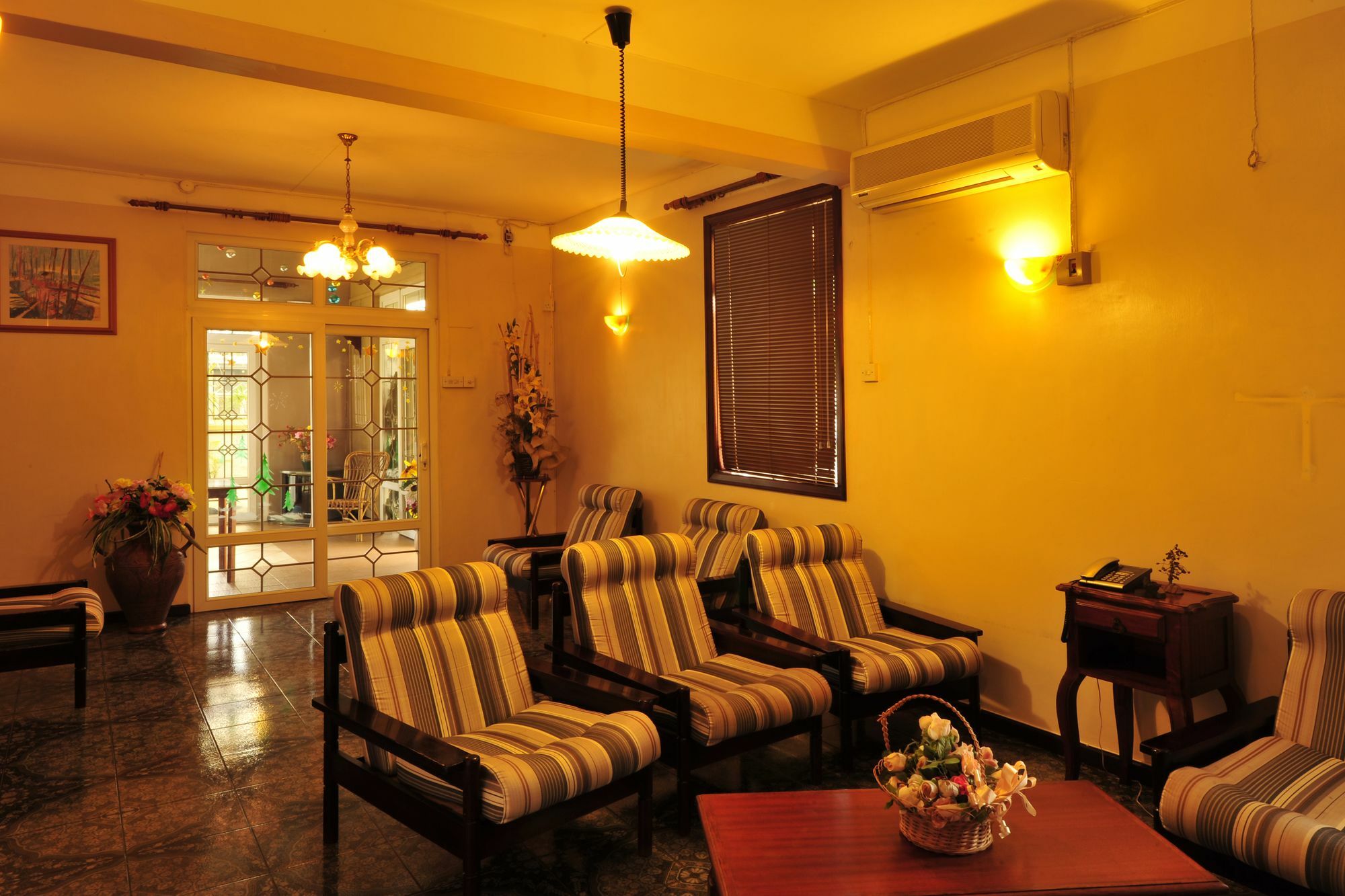 Rayan Tourist Villa Flic en Flac Exterior foto